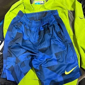 Magellan Outdoors Boys Green Fishing shirt & Nike Shorts youth med about 12
